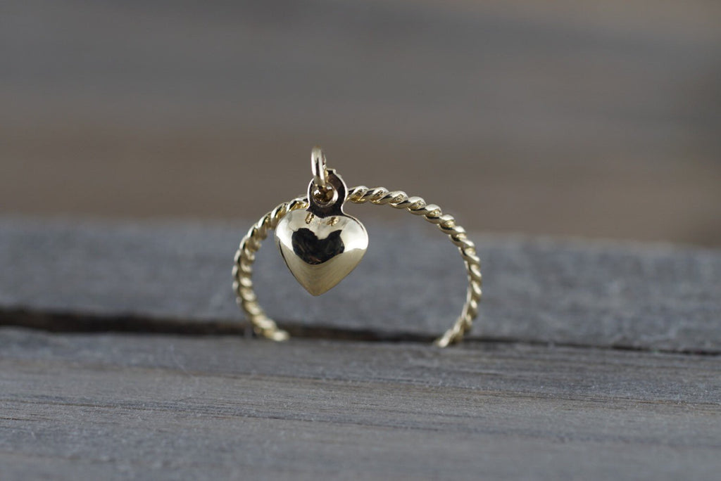 14k Yellow Gold Twine Rope With A Dangling Heart Charm Band